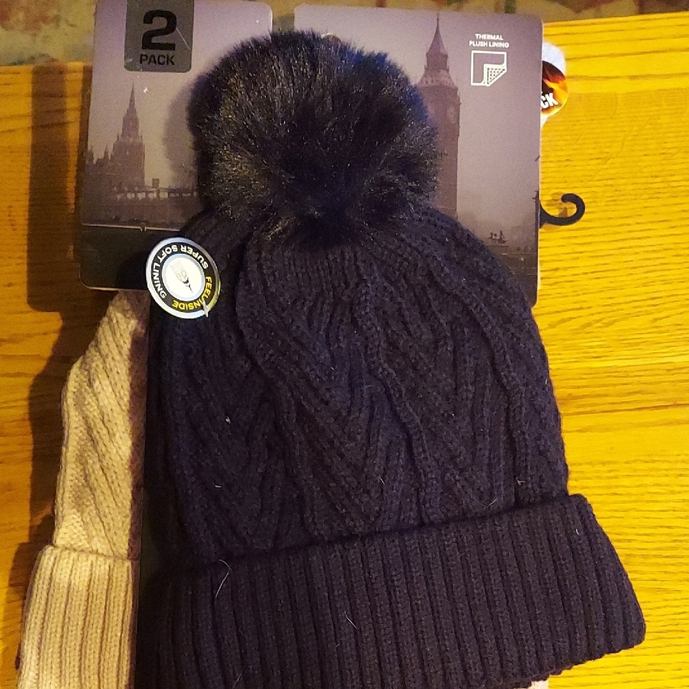 London Fog Black and Tan Knit Beanie Set